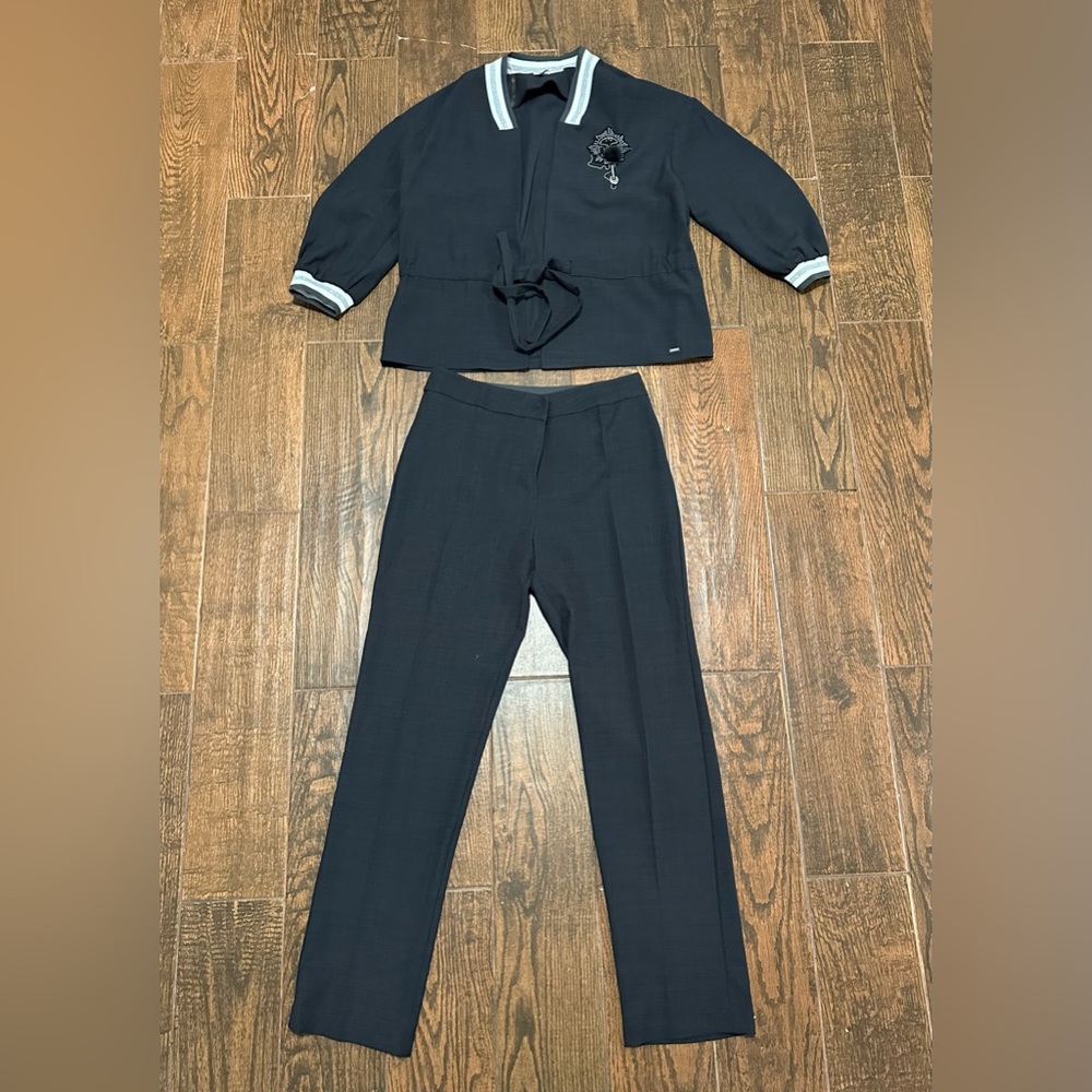 Fashion women’s suit